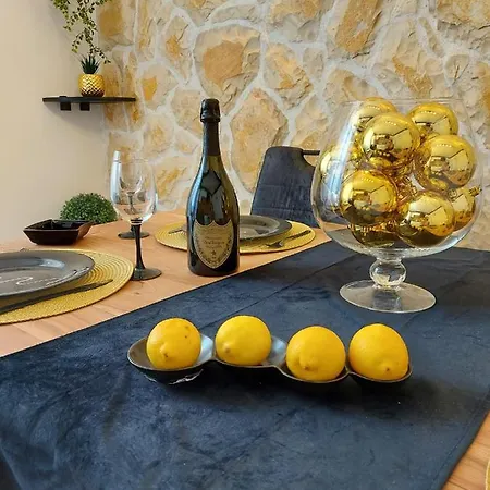 Luxury Oasis Σπλιτ