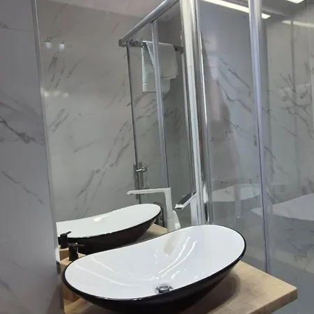 Luxury Oasis شقة سبليت