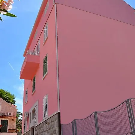 Luxury Oasis Σπλιτ